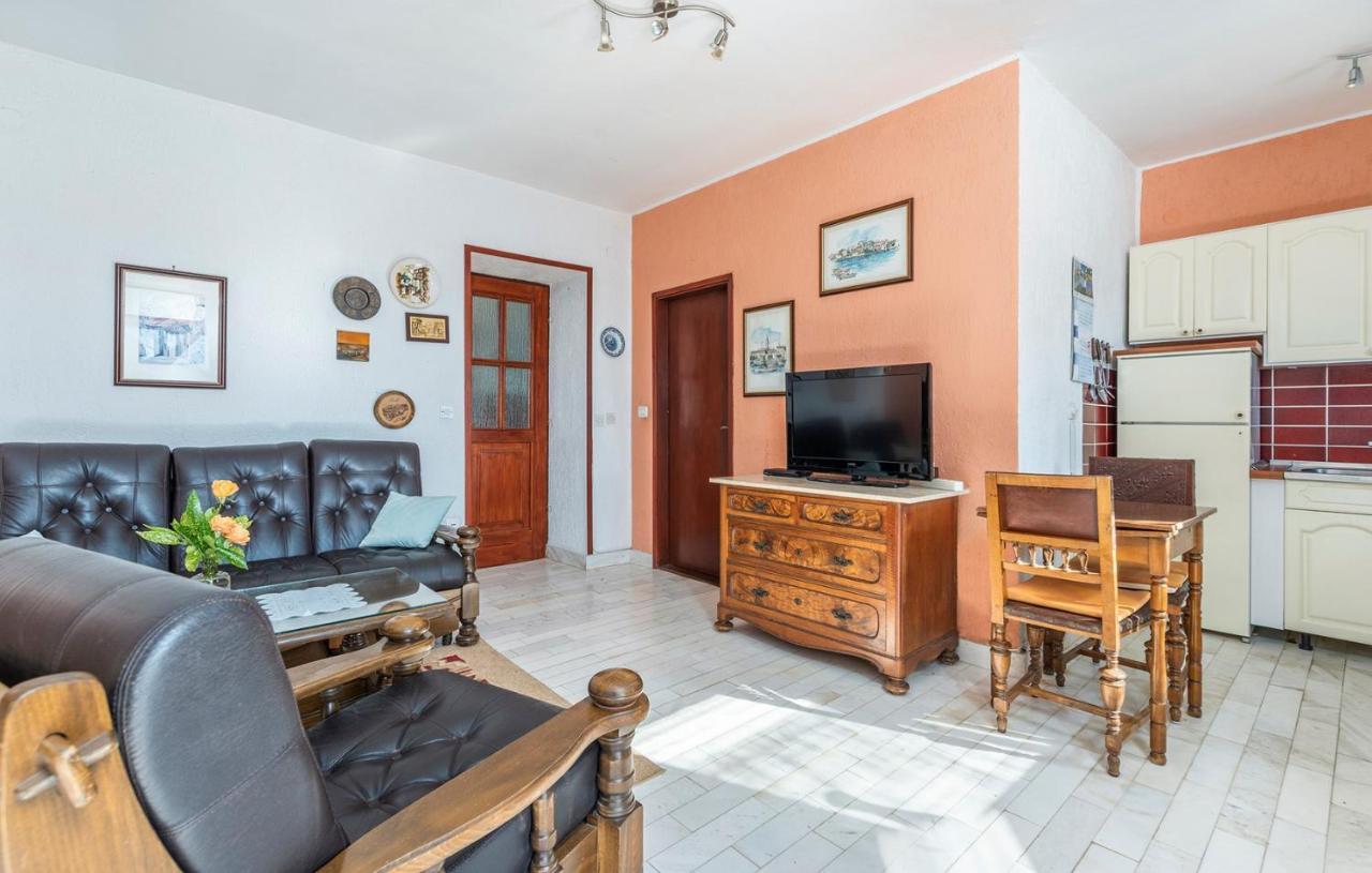 House Peresiji Hotel Ngoại thất bức ảnh