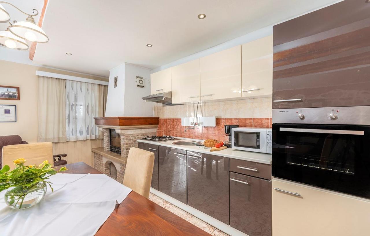 House Peresiji Hotel Phòng bức ảnh