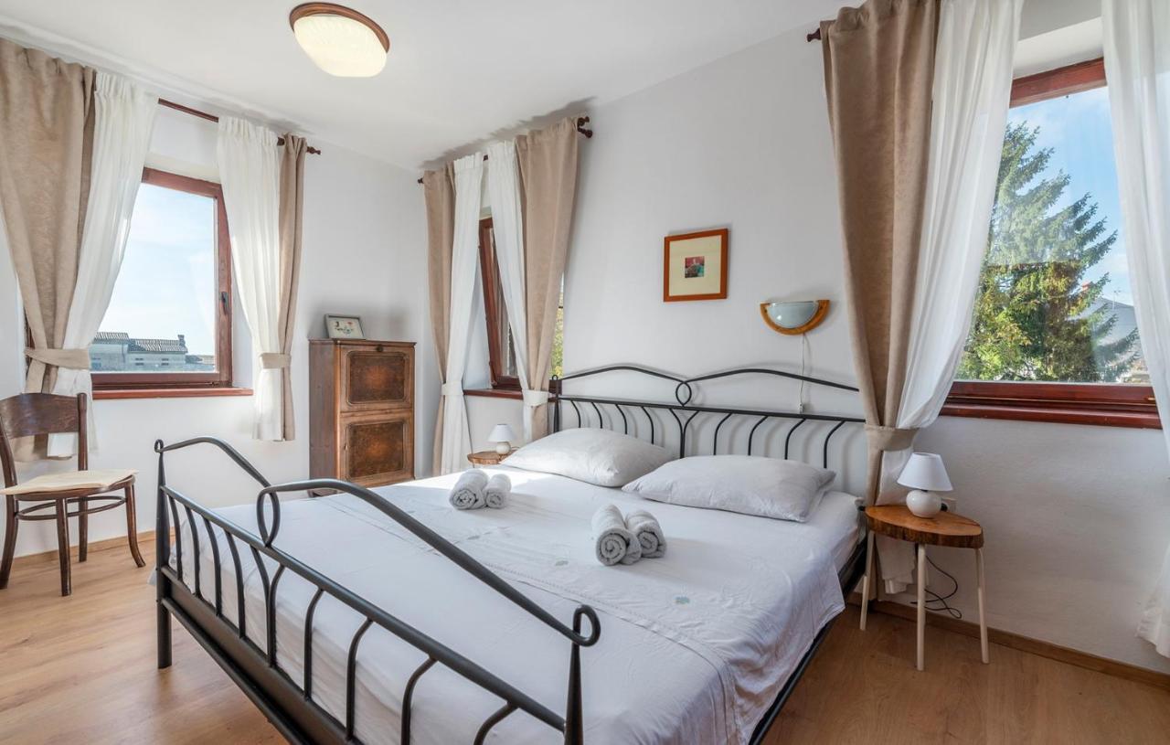 House Peresiji Hotel Phòng bức ảnh
