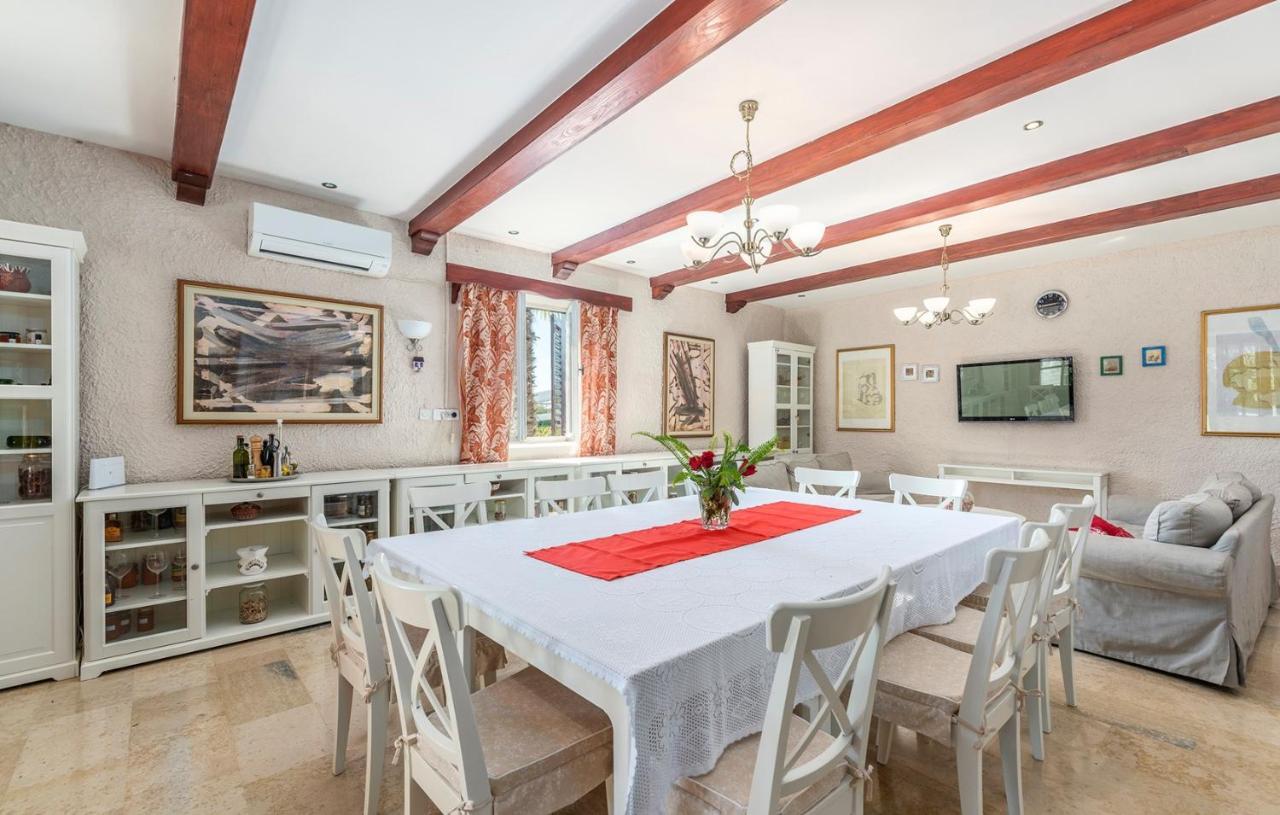 House Peresiji Hotel Phòng bức ảnh