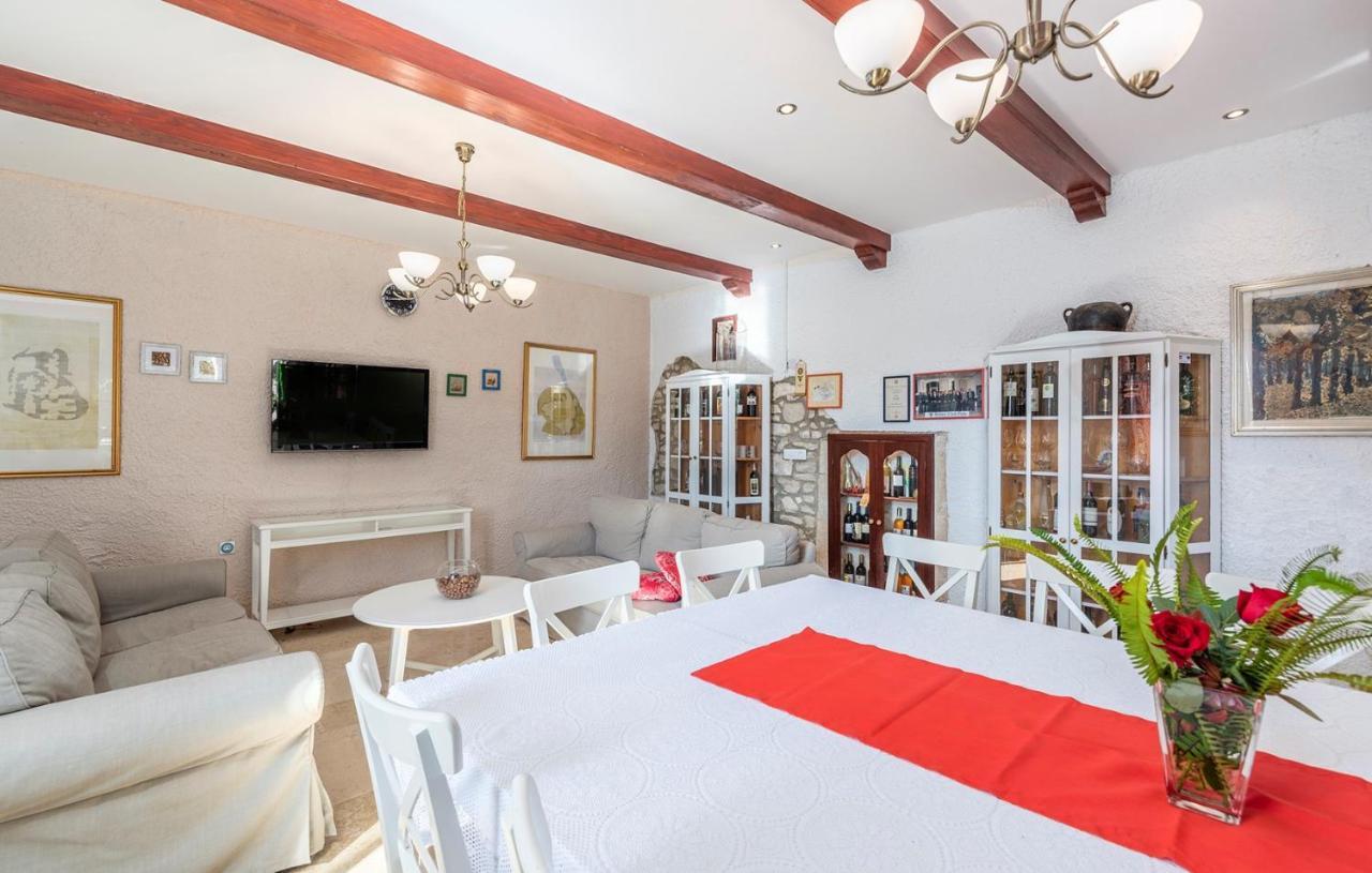 House Peresiji Hotel Phòng bức ảnh