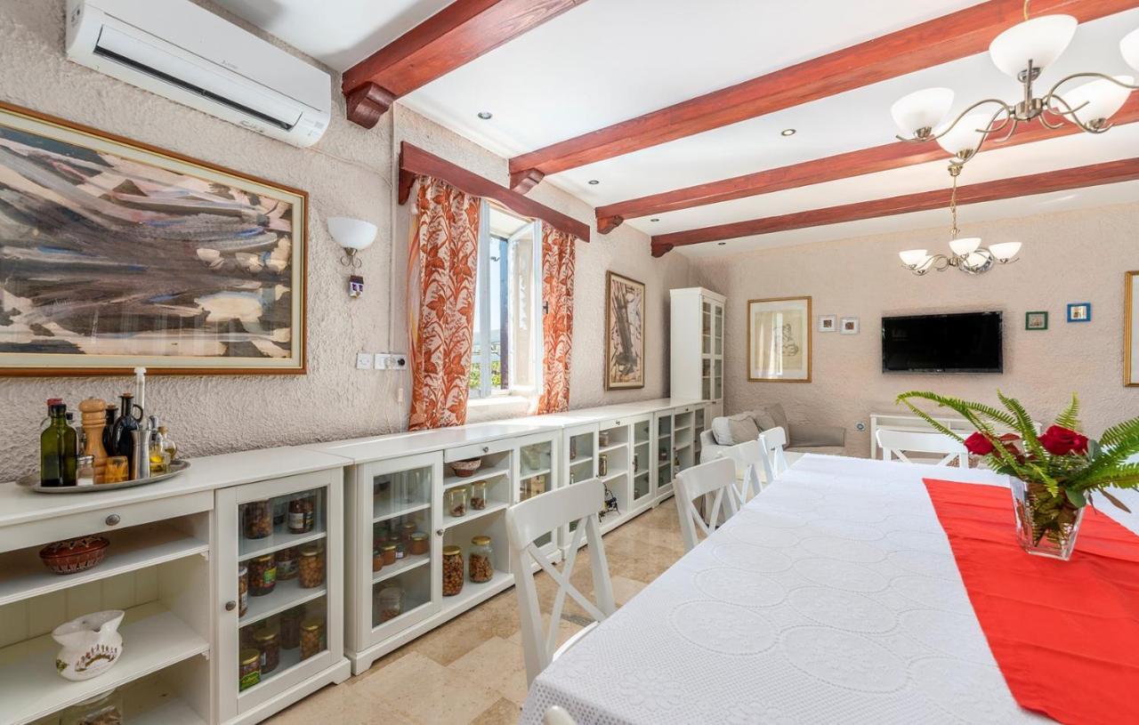 House Peresiji Hotel Phòng bức ảnh