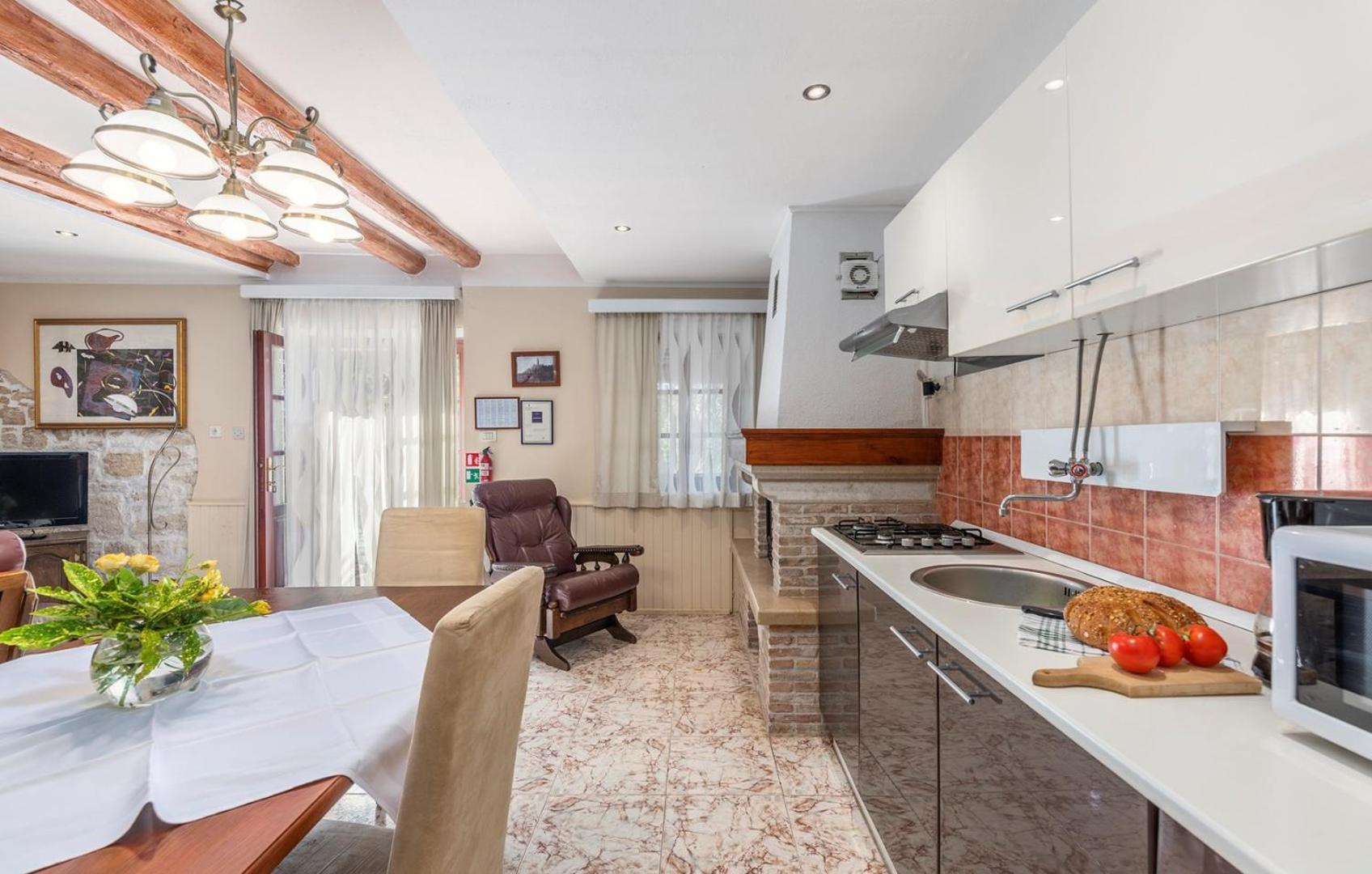 House Peresiji Hotel Ngoại thất bức ảnh
